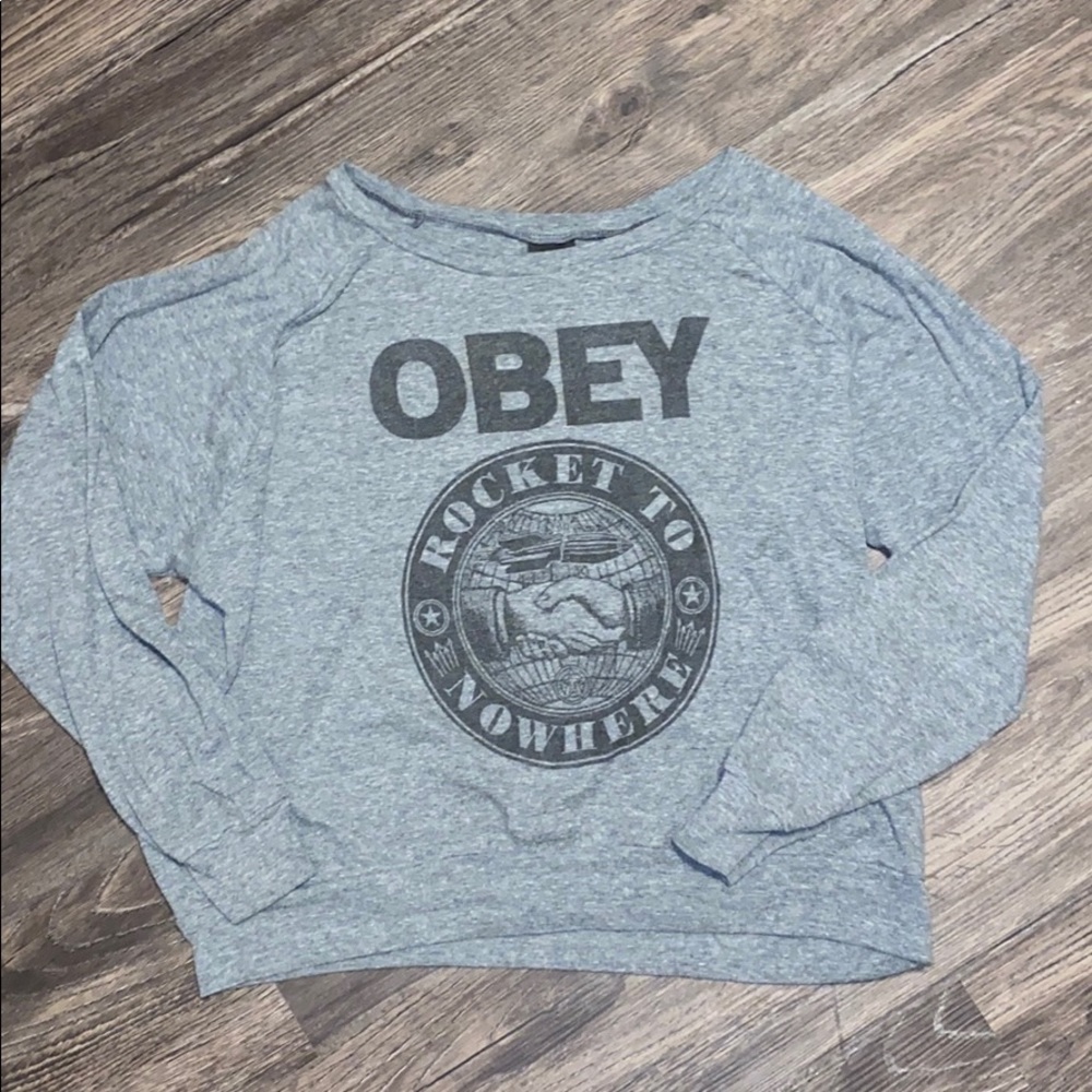 Medium OBEY pullover.